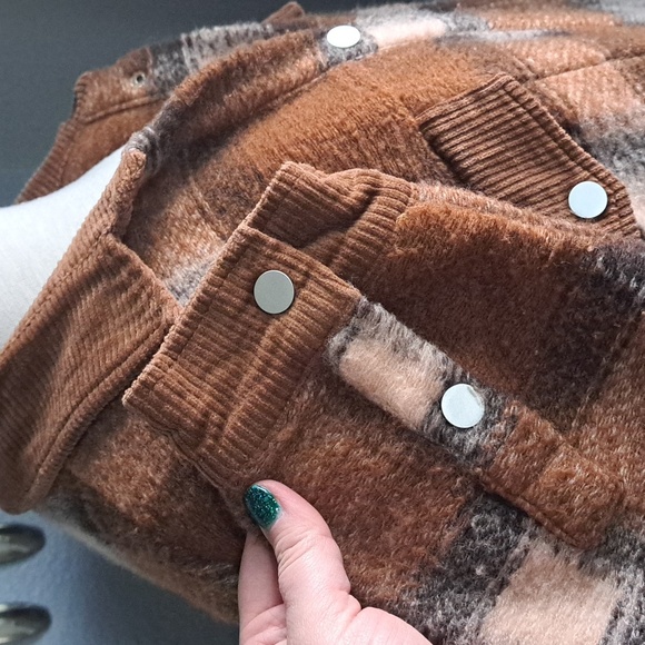 VICI Flannel Shacket - Picture 3 of 7